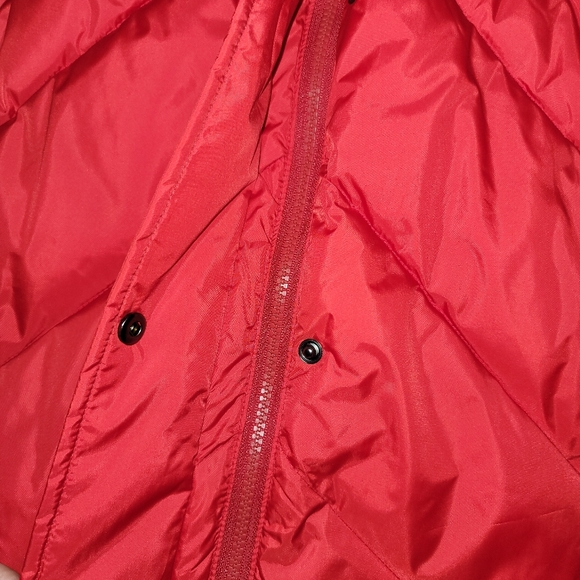Red Gap Puffer Jacket (Size Small) - Picture 4 of 11